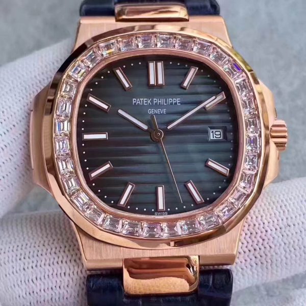 Đồng Hồ Patek Philippe Rep 1-1 Nautilus 5711R Blue