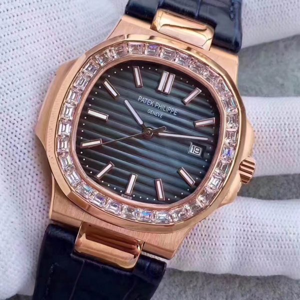 Đồng Hồ Patek Philippe Rep 1-1 Nautilus 5711R Blue