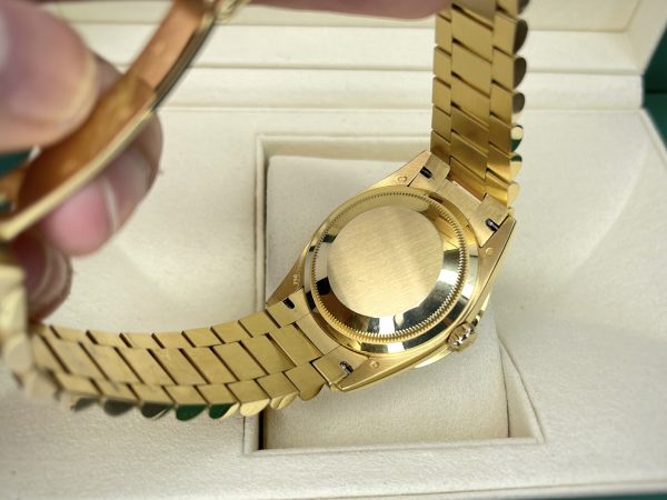 Đồng hồ Rolex Day Date 118235 fake 1:1 mặt thiên thạch cọc số kim cương