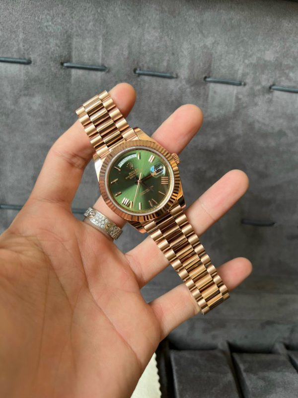 Rolex Day-Date 40 228235 Mặt Số Xanh Olive Vàng Hồng 18k Chế Tác