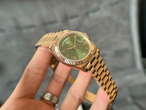 Rolex Day-Date 40 228235 Mặt Số Xanh Olive Vàng Hồng 18k Chế Tác