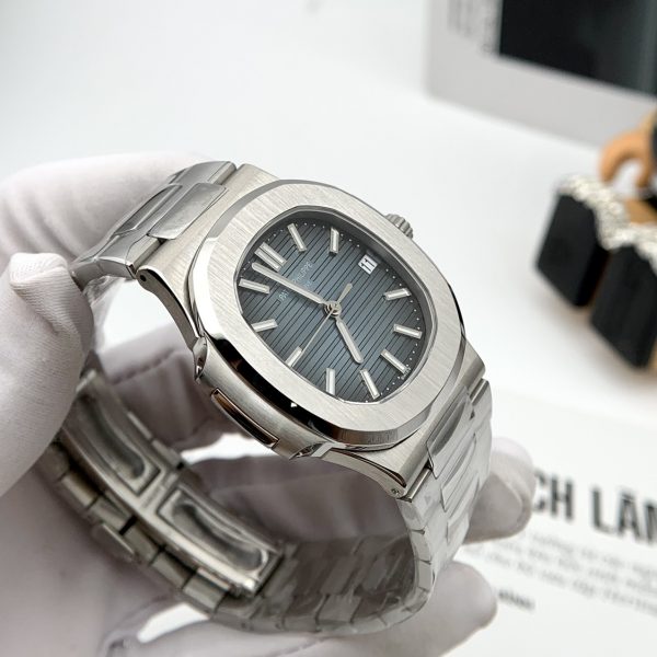 Đồng Hồ Patek Philippe Nautilus Super Fake 1:1 5711/1A-010